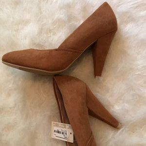 🍍NWT Forever 21 Camel Color Heels Size 5.5